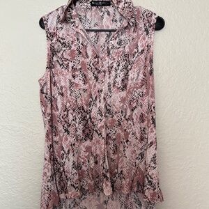 Womans sleeveless button down blouse size L